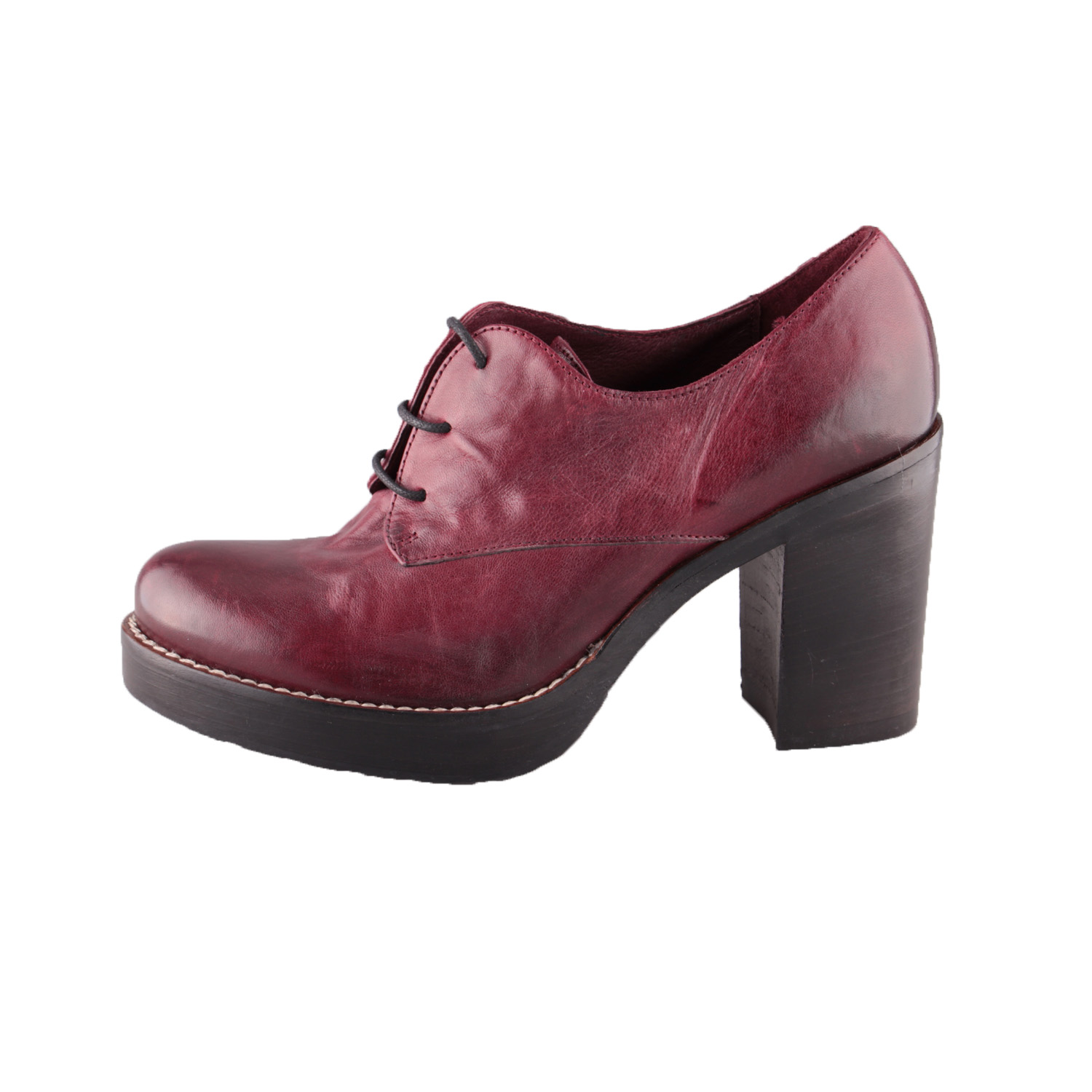 Scarpe di donna Scarpe donna Scarpe donna - Mostra tutto Ballerine donna Ciabatte donna È risaputo che le donne non sanno proprio resistere davanti ad un bel paio di scarpe. Dai modelli più classici alle tendenze della stagione non ne hanno mai abbastanza. Perciò su Stileo cerchiamo di .